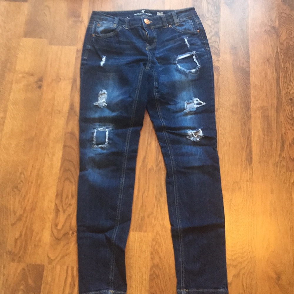 Distressed Jeans Size 9 - Picture 2 of 8